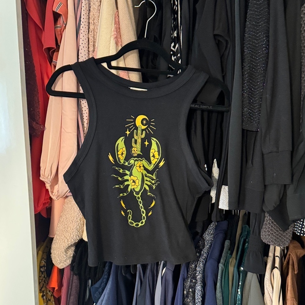 Black Crop Top With Green Scorpion Design View 2